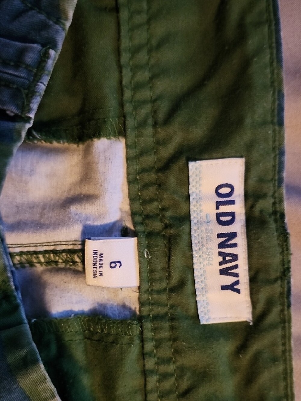 Old Navy Green and Blue Floral Chino Shorts - Picture 2 of 5